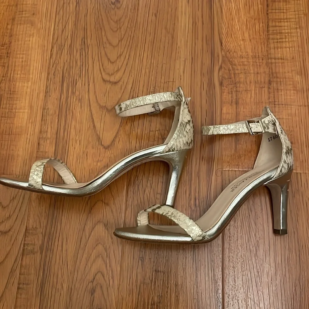 3 for $25! Peter Kaiser Leather snake print Sandals, US size 7 (u.k‎ size 4.5)